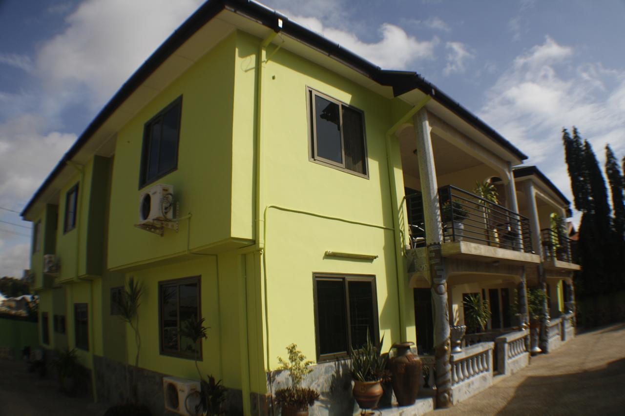 Dokua Royal Hotel Kwabenya Εξωτερικό φωτογραφία