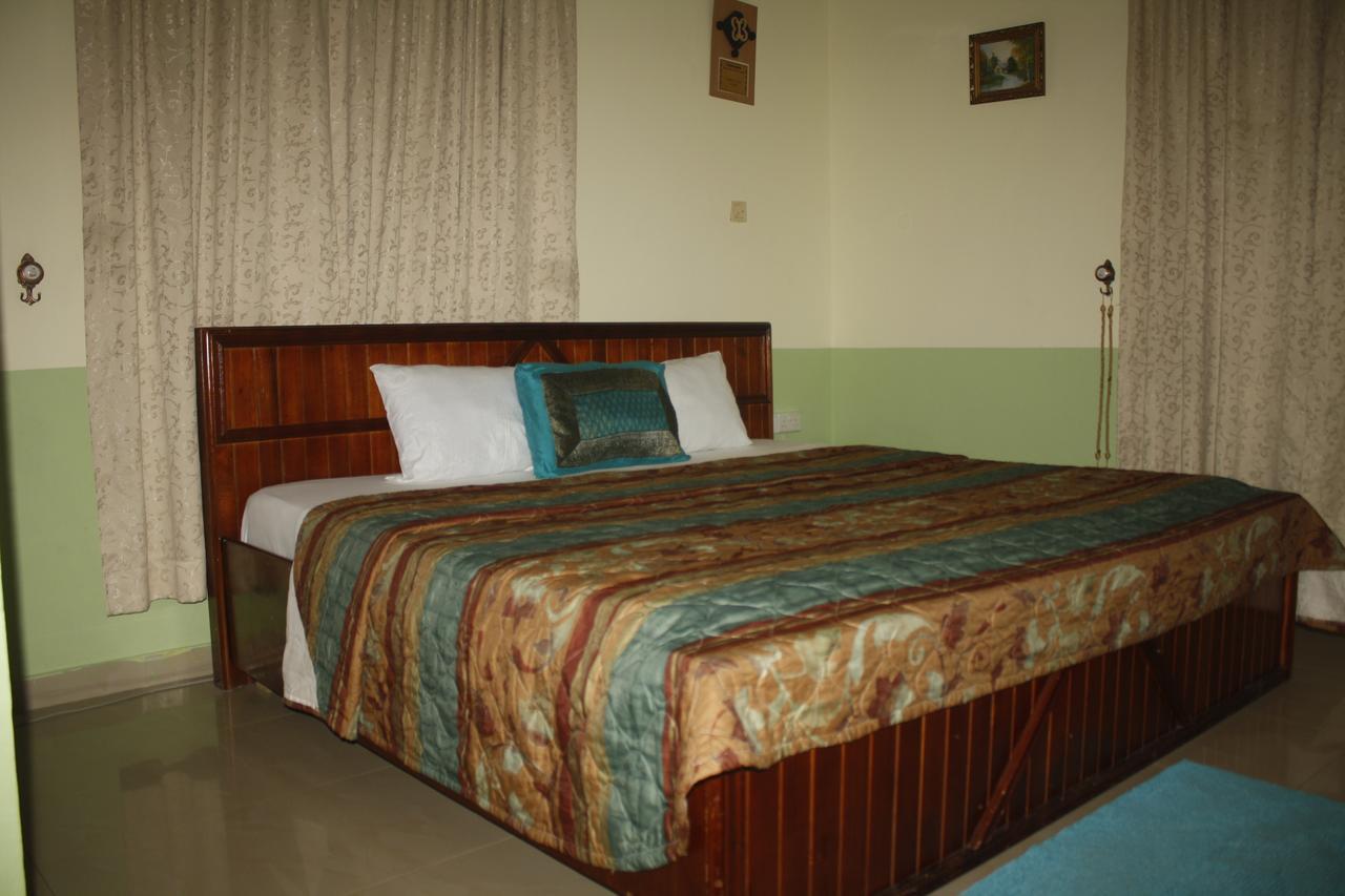 Dokua Royal Hotel Kwabenya Εξωτερικό φωτογραφία