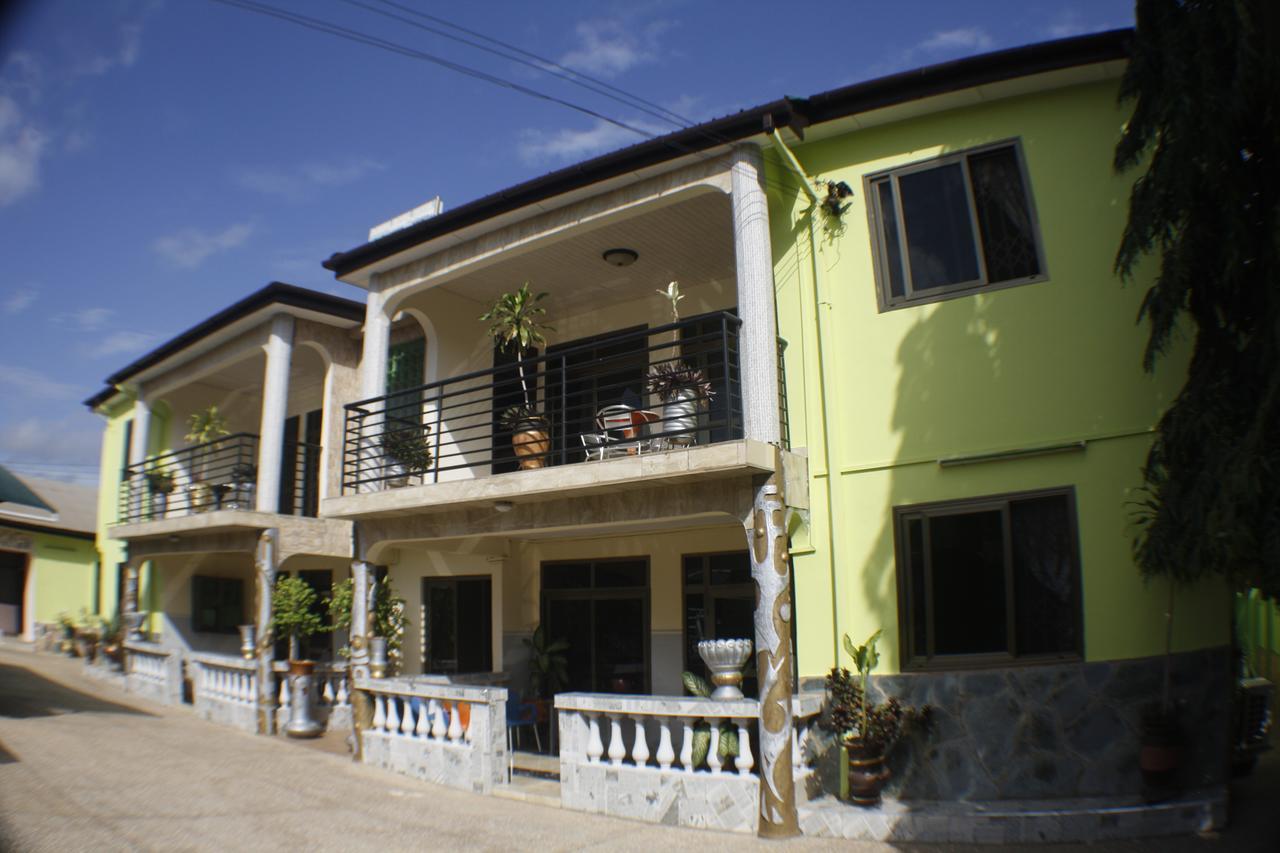 Dokua Royal Hotel Kwabenya Εξωτερικό φωτογραφία