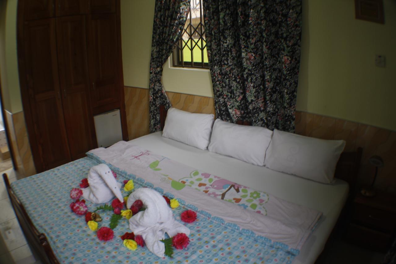Dokua Royal Hotel Kwabenya Εξωτερικό φωτογραφία